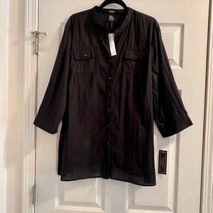 NEW - Ladies 3/4 Sleeve Crinkle Shirt
Size 2x